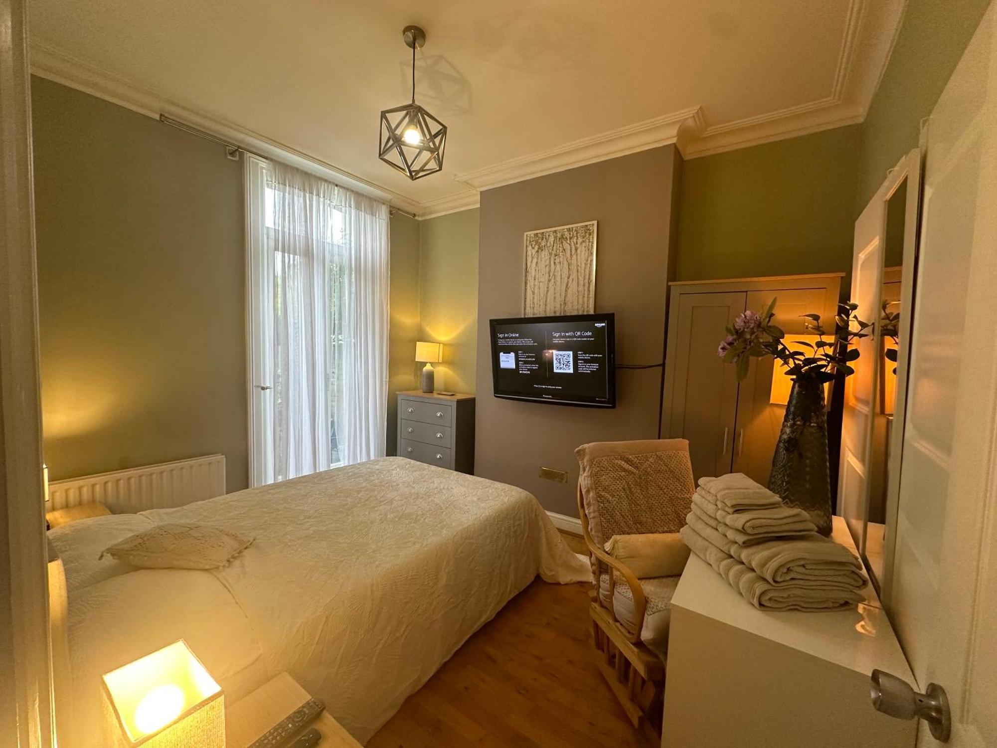 My Sky Secret Garden 1 Bedroom Лондон Экстерьер фото